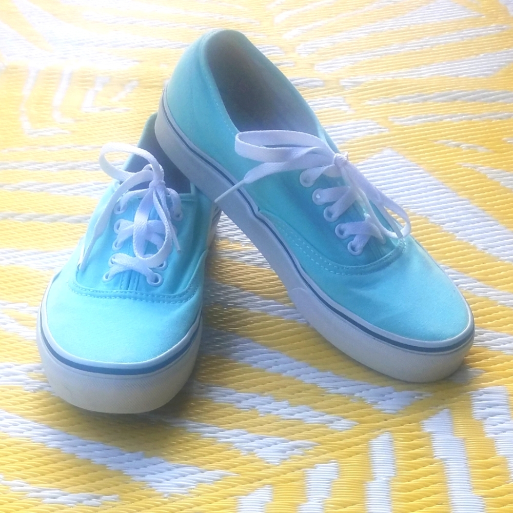 Vans sneakers shoes tennis shoes Men's 8.5 8 1/2 Women's size 10 Mint Green blue